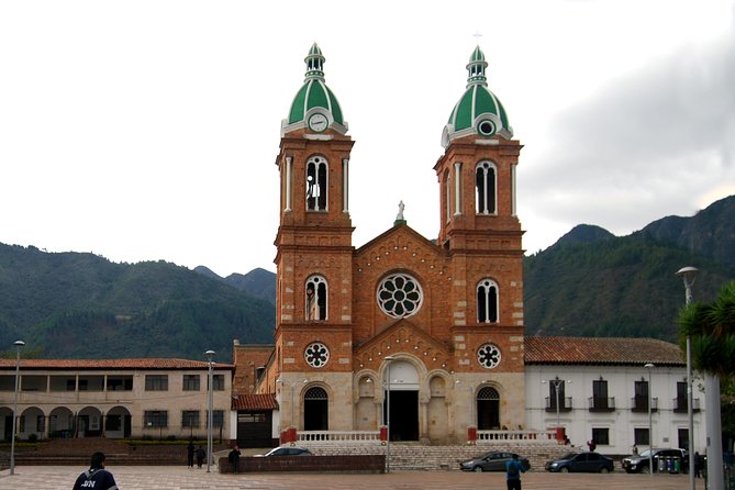 Private Day Trip to Traditional Towns Around Bogotá (9 Hrs.) - Booking and Cancellation Policy