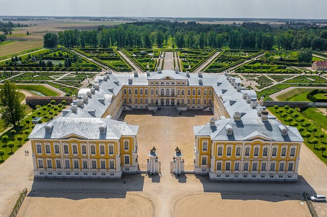 Private Full-Day Trip to Hill of Crosses, Rundale Palace & Bauska - Pickup and Meeting Details