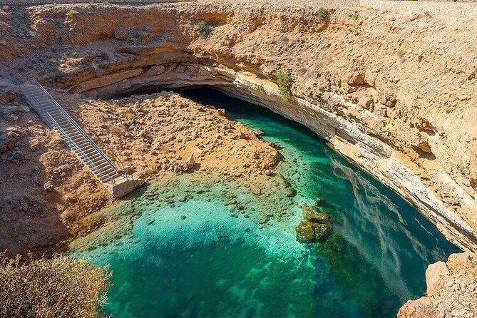 Private Full-Day Wadi Shab and Bimmah Sinkhole Tour - Exploring Wadi Shab