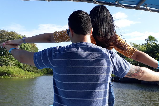 PRIVATE Granada + Apoyo Lagoon and Masaya Volcano Night Tour - Relaxing at Apoyo Lagoon