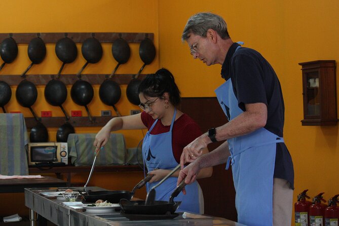 Private Half-Day Thai Cooking Class in Chiang Mai - Exploring the Market