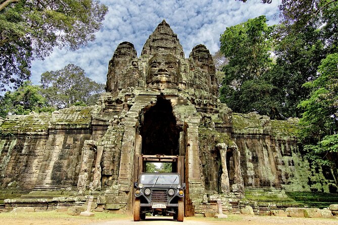 Private Jeep Tour to Angkor Temples From Siem Reap - Meeting and Pickup Details