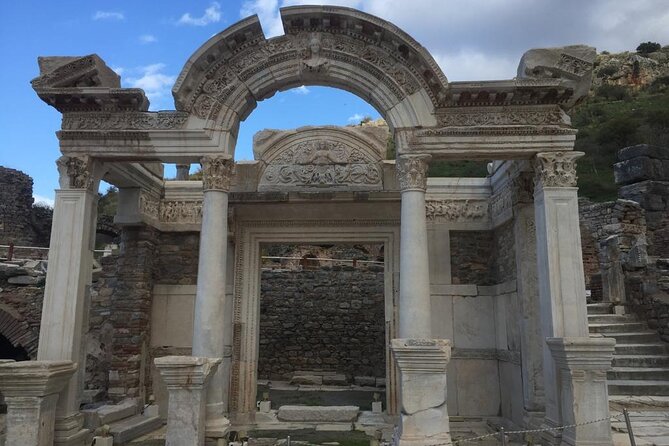 Private Tour From Izmir to Ephesus, Artemission, Virgin Mary House Incl. Lunch - What the Tour Includes