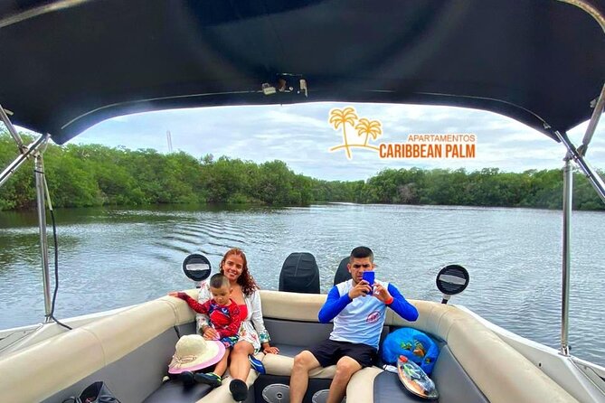 Private Tour in Luxury BOAT Over the Sea of ​​7 Colors - Accessibility and Participation