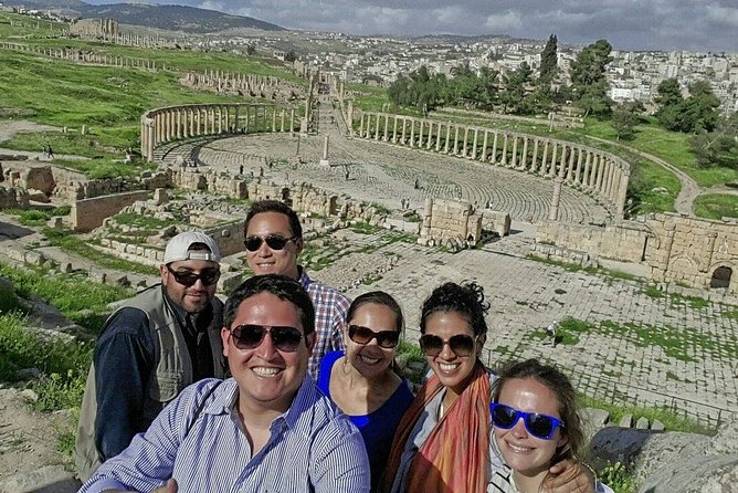 Private Tour Jerash and Dead Sea With Lunch - Exploring Jerash Ruins