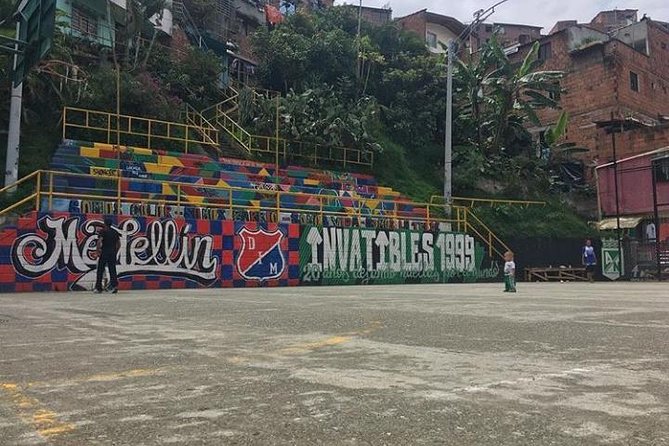 Private Tour of Comuna 13 Graffiti Combined With Pablo Escobar. - Transformation of Medellin