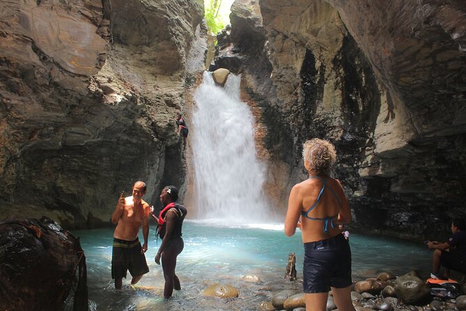 Private Tour To La Leona Waterfall With Lunch Included - Booking Information