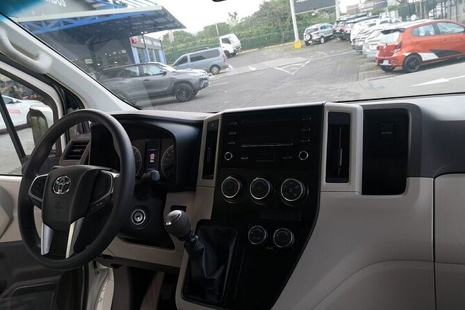 Private Transfer From San Jose Airport to Guanacaste Hotels - Vehicle Options and Amenities
