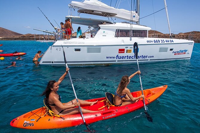 Private Trips to Lobos Island in Catamaran Lagoon 421 - Catamaran Specifications