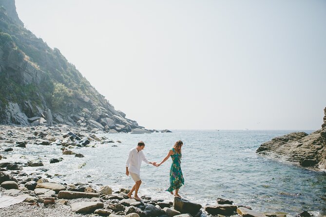 Private Vacation Photography Session With Local Photographer in Cinque Terre - Meeting Point and Logistics
