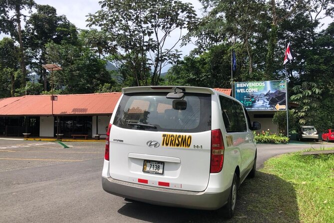 Private VIP Transfer From Liberia Airport to La Fortuna - Bathroom and Eating Stop Included