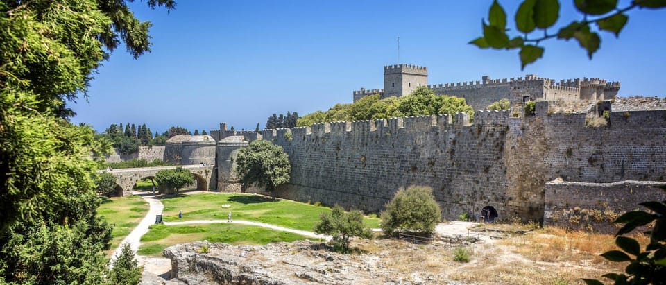 Rhodos: Outdoor Yoga in the Historical Old Town - Class Structure and Benefits