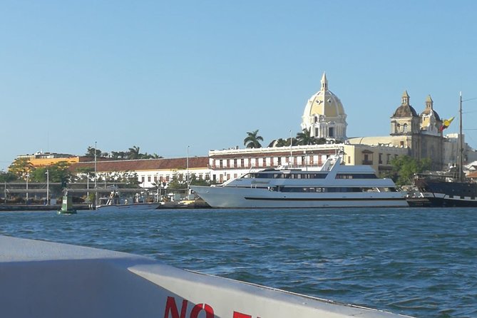Rosario Islands Private Boat Tour - Included Services and Amenities