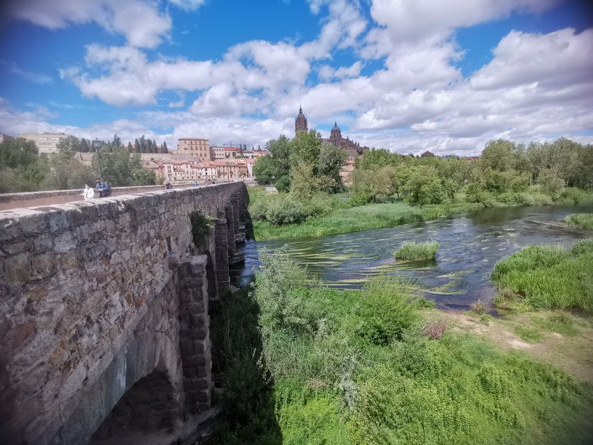 Salamanca: Guided Sightseeing Tour by Bicycle - Experiential Learning