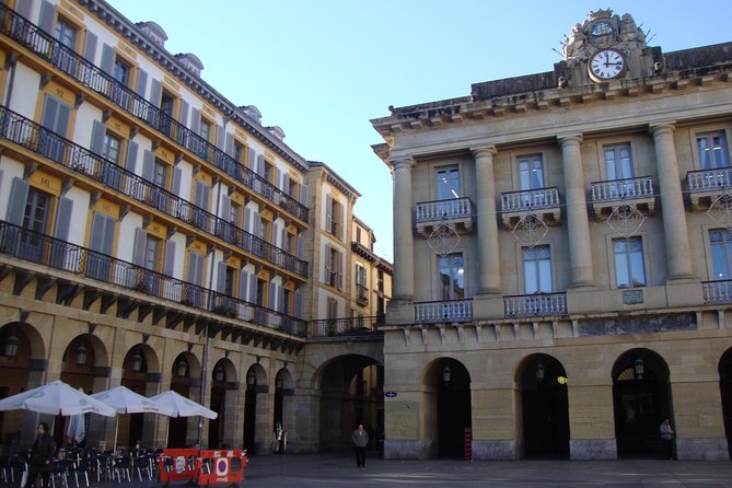 San Sebastian Highlights Private City Tour With Hotel Pick up - Peine Del Viento Landmark