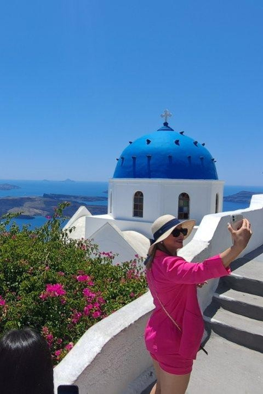 Santorini: Private Tour in Spanish With Local Guide - Transportation and Amenities