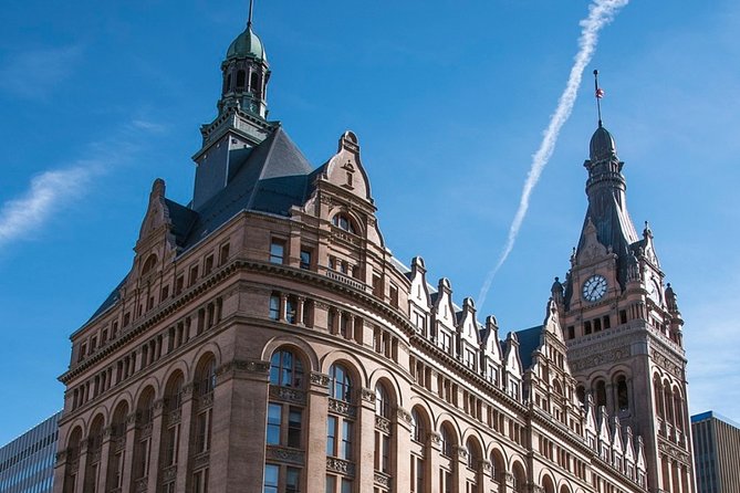 Self-Guided Scavenger Hunt: Milwaukee A Splash of Color - Customizable Roles for Every Explorer