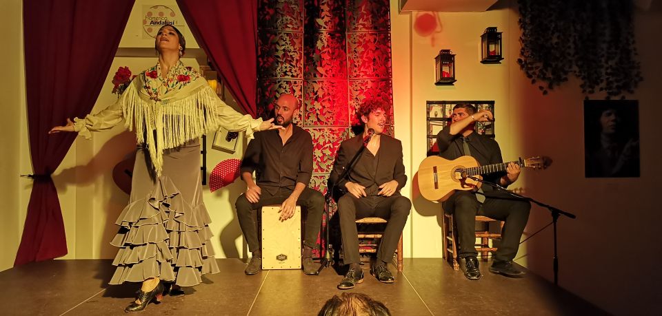 Seville: Flamenco Show at Andalusian Flamenco Tablao - Flamenco Fan Souvenir