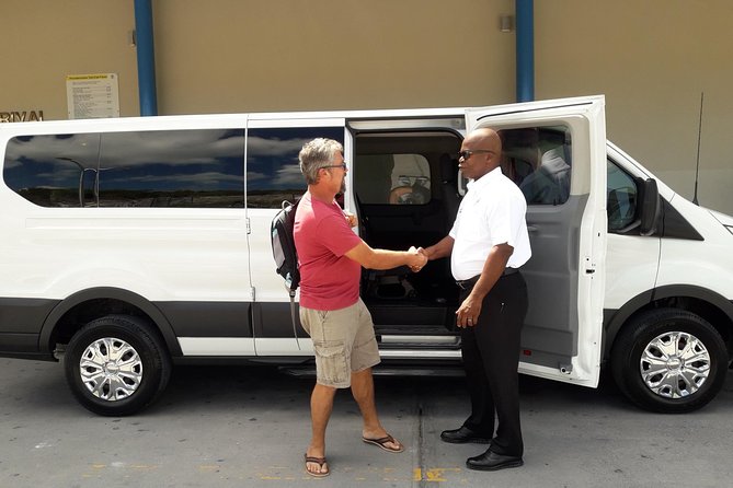 Shared Arrival Transfer: Providenciales Airport to Providenciales Hotels - Luggage Policy