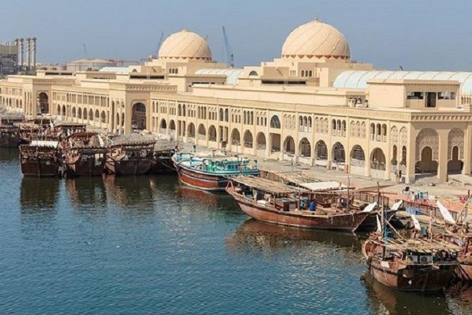 Sharjah Half-Day Tour From Dubai With Spanish-Speaking Guide - Admire Sharjah Fort