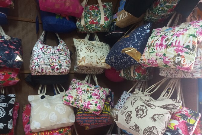 Shopping or Souvenirs in Bávaro Plaza - Accessibility and Requirements