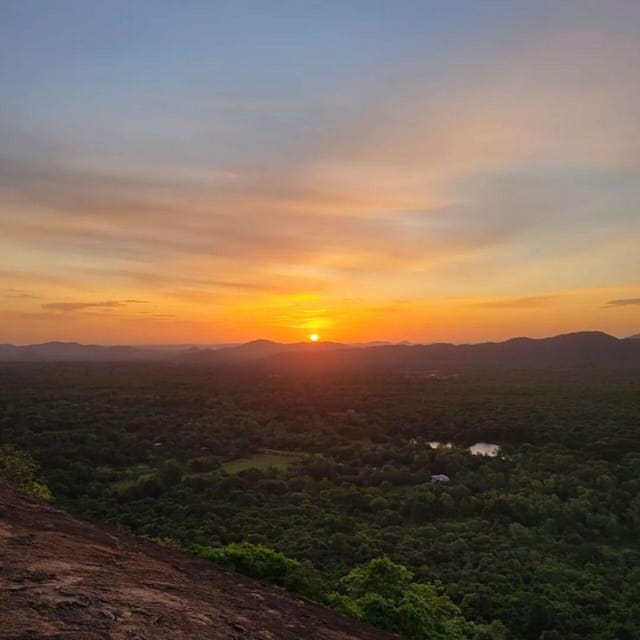 Sigiriya & Dambulla Cave Temple Day Trip From Colombo - Sigiriya Fortress Exploration