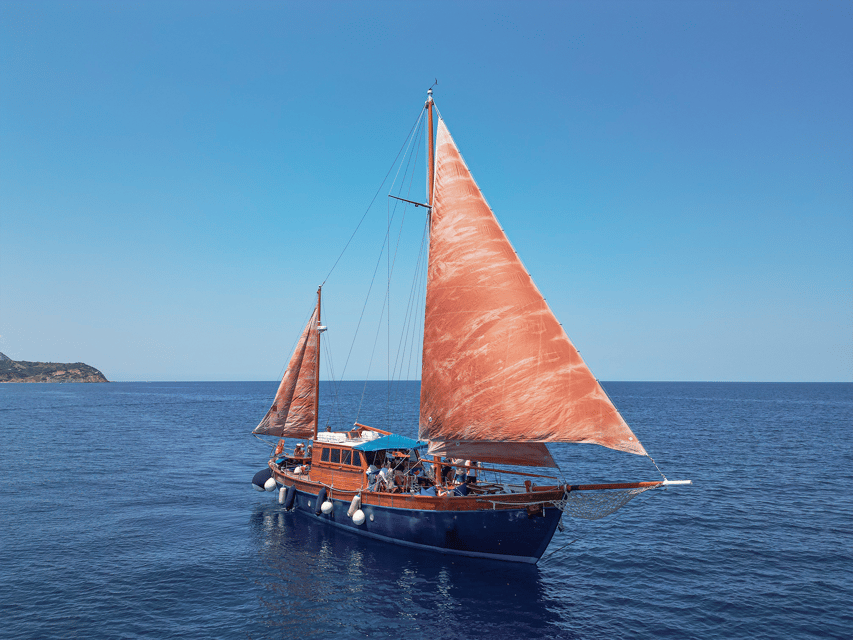 Skiathos: Wooden Sailboat Full- or Half-Day Trip With Meal - Dining and Refreshment Options