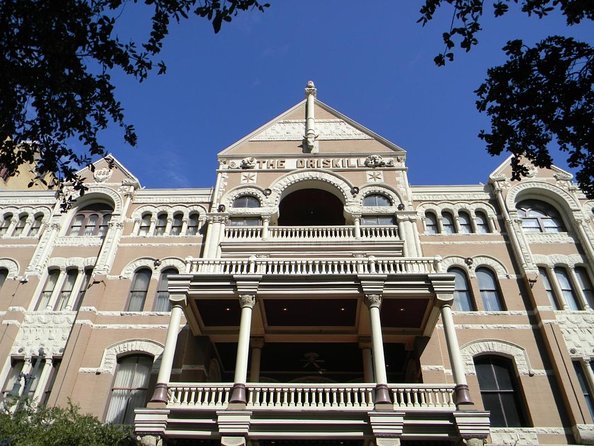 Small Group Pub Walk Tour in Austin With Professional Guide - Inclusions and Accessibility