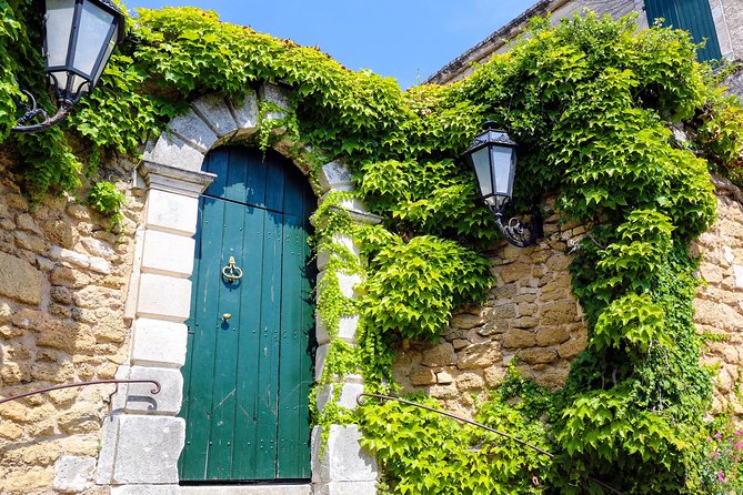 Spectacular Luberon Villages - Gordes to Lourmarin Private Tour - Transportation Details