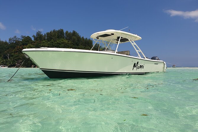 St Anne Marine Park & Moyenne Island, Creole Lunch (Private Boat) - Lunch on Moyenne Island