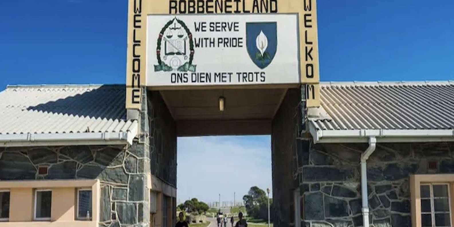 Table Mountain and Robben Island. - Transportation and Comfort