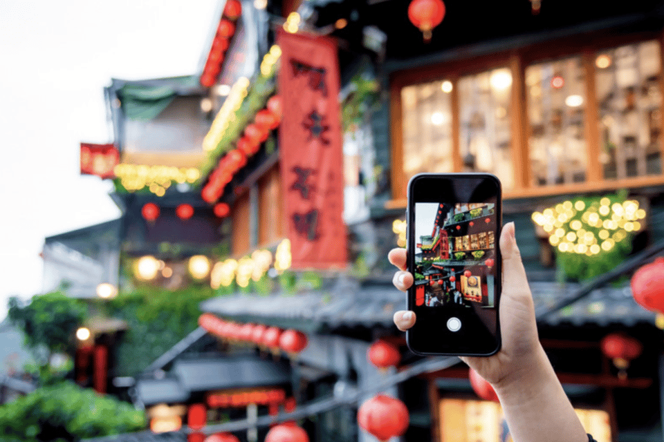 Taipei: Jiufen, Shifen Waterfall and Pingxi Sky Lantern Tour - Shifen Waterfall