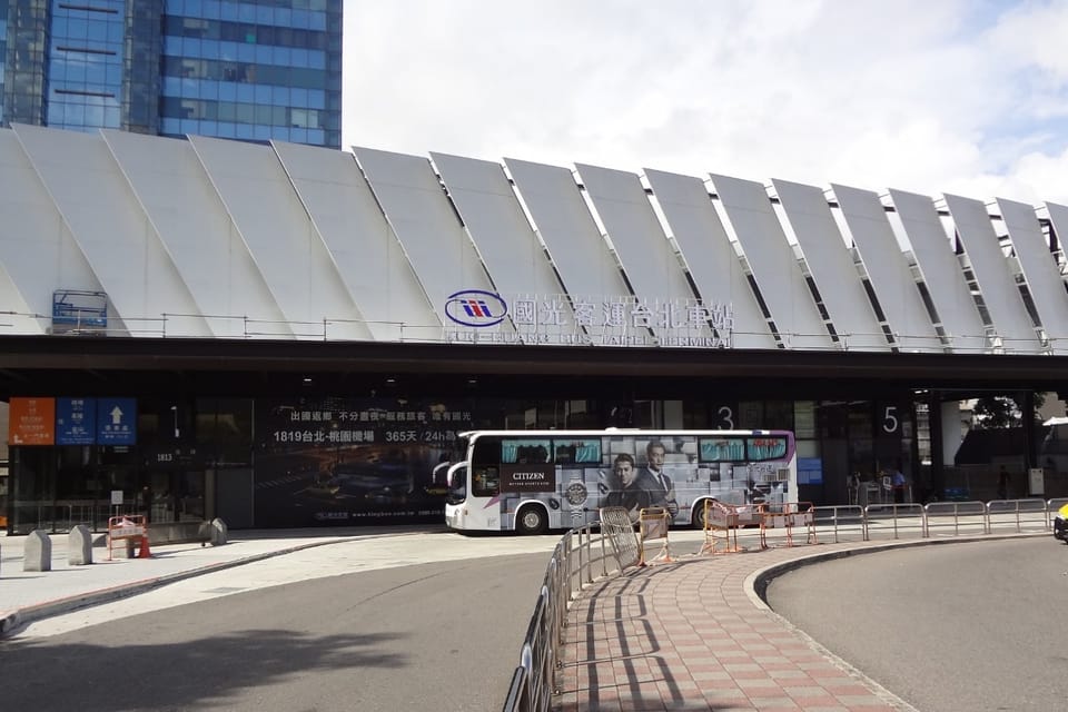 Taipei: Taoyuan Airport (TPE) Return Bus Transfer - Onboard Amenities