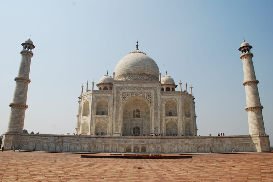 Taj Mahal Day Same Day by Local Flights From Mumbai - Guided Experience