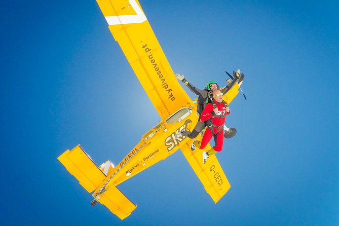 Tandem Skydiving 15,000ft - W/ Shuttle From Faro - Pricing and Cancellation Policy