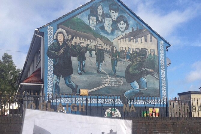 The Troubles and Iconic Black Taxi Driver Private 2 Hrs Tour - Divis Flats
