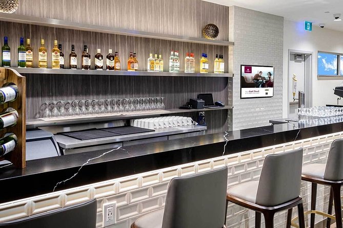 Toronto Pearson International Airport Plaza Premium Lounges - Traveler Reviews and Feedback