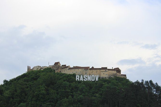Tour of the 3 Castles: Bran, Rasnov, and Peles in Spanish (Native Spanish Guide). - Historic Transylvanian Castles