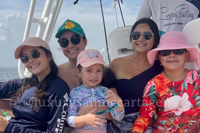 Tour to Islas Del Rosario, Cholon and Baru in Private Boat 42 Ft - Confirmation and Cancellation Policy
