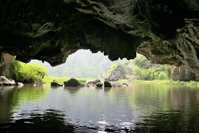 Trang An Boat Ride and Hoa Lu Temples - Itinerary Overview