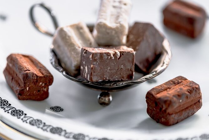 Turin: Private Walking Tour and Royal Snack - Highlights Along the Way