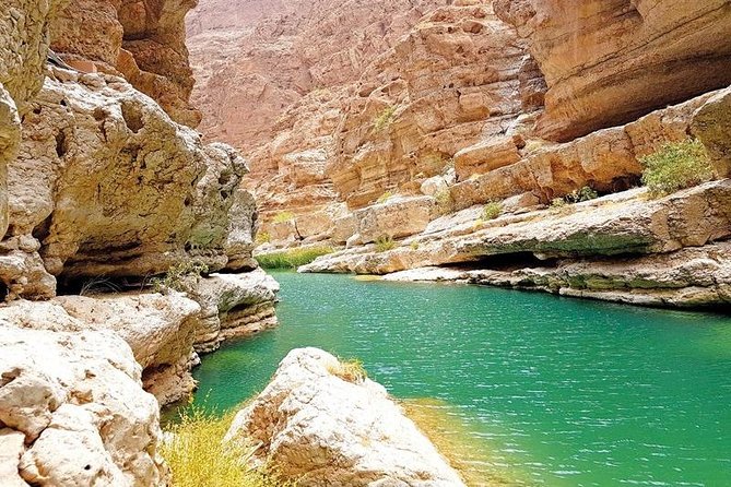 Wadishab and Bhima Sink Hole (Sharing Tours - Transportation and Logistics