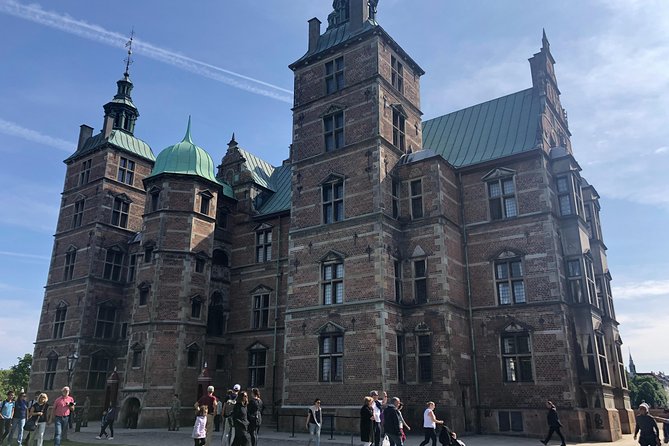 Walking Tour - Copenhagen Old Town & Tivoli Park Included - Features and Highlights of the Tour