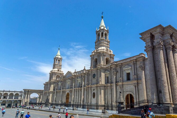 Walking Tour Through the Historic Center of Arequipa - Plaza De Armas