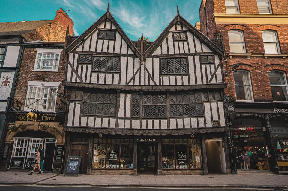 York: Self-Guided Walking Tour With Mobile App - Tour Features and Accessibility