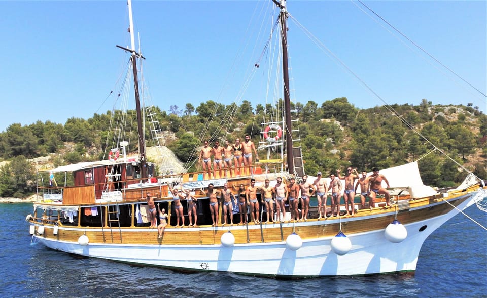 Zadar - Fun Swimming and Snorkelling Adventure - Onboard Amenities and Inclusions