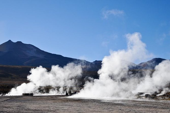 4-Day Best of Atacama: Moon Valley, Tatio Geysers and Altiplanic Lagoons - Exploring the Stunning Moon Valley
