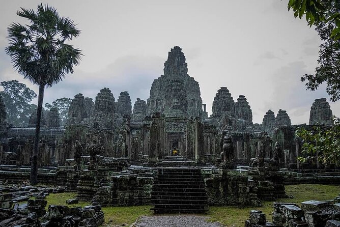 1-Day Tour With Private Transportation and English Speaking Guide - Tips for a Great Experience