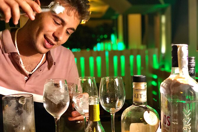 1-Hour Gin Tonics Guided Workshop With Special View in Madrid - Accessibility Features