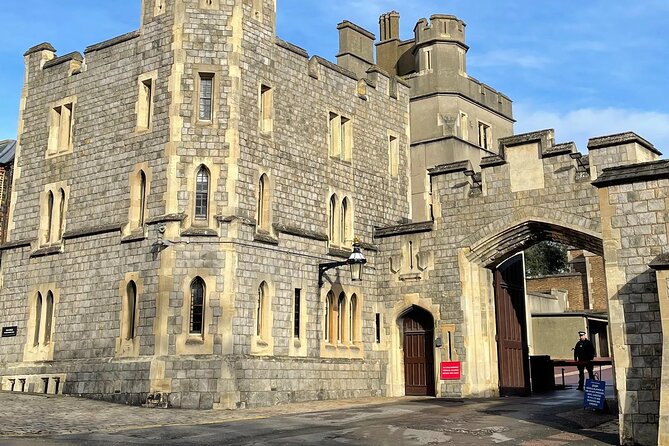 1,000 Years of Royal History From Windsor to Eton: a Self-Guided Audio Tour - Royal Family Tales Unfold